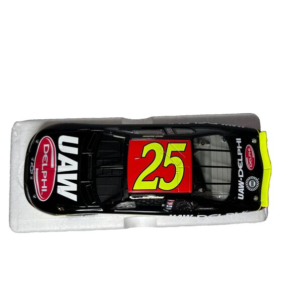 Jerry Nadeau #25 UAW Delphi 2002 Monte Carlo 1:24 Diecast Car MAC Tools NASCAR - Picture 4 of 10